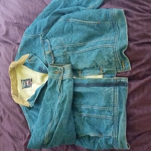 Classic lined with corduroy collar denim jacket. 46